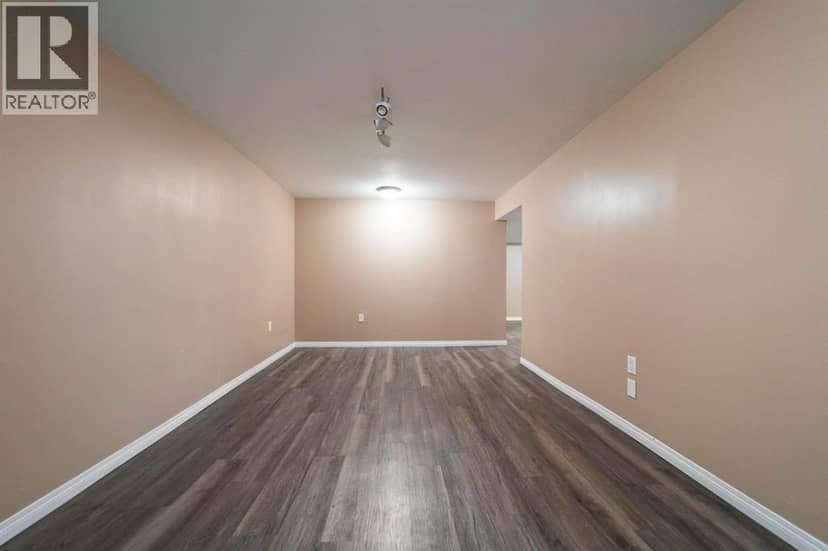 4411 66 Street — photo 21 of 26