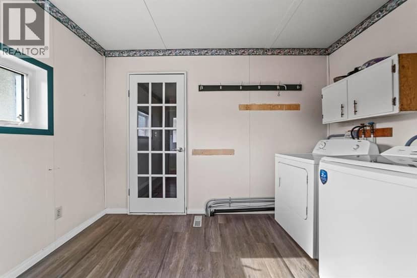 4411 66 Street — photo 17 of 26