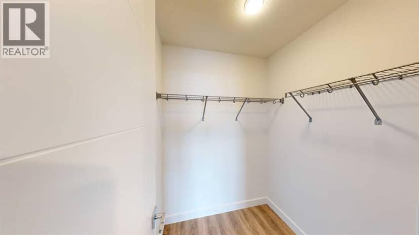 528, 3932 University Avenue NW — photo 9 of 17