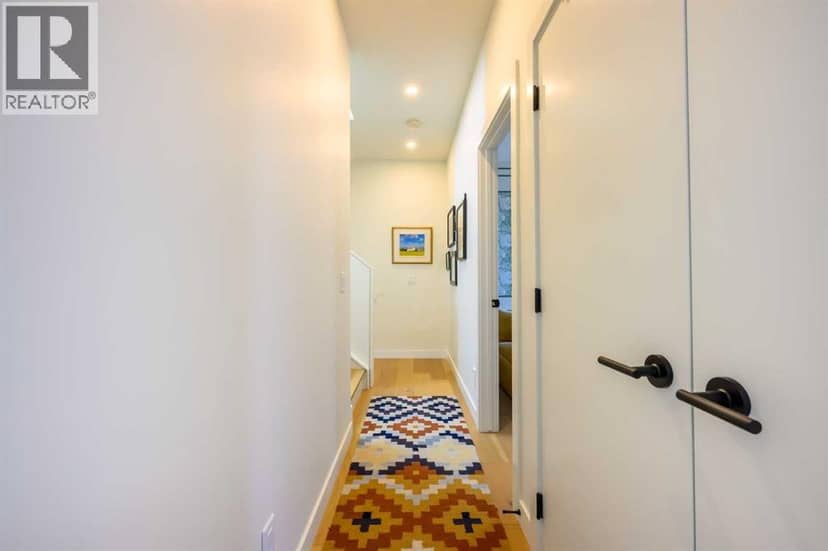 112 21 Street NW — photo 15 of 31