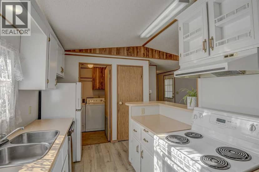 71, 99 Arbour Lake Road NW — photo 11 of 31