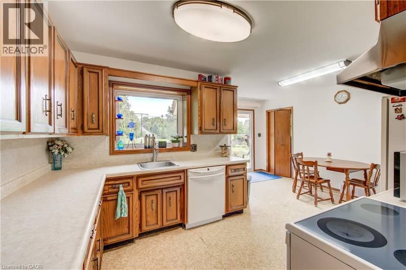 5465 KING Street — photo 19 of 40
