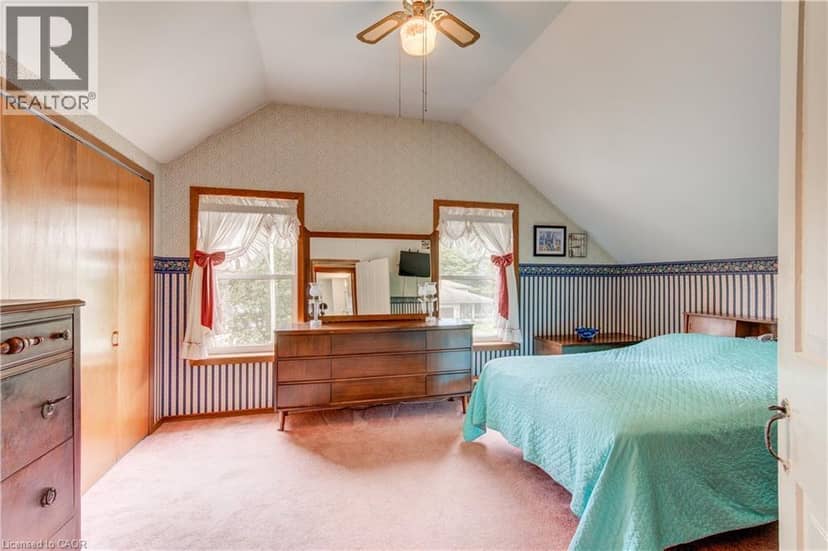5465 KING Street — photo 32 of 40