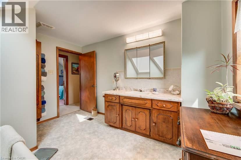 5465 KING Street — photo 34 of 40