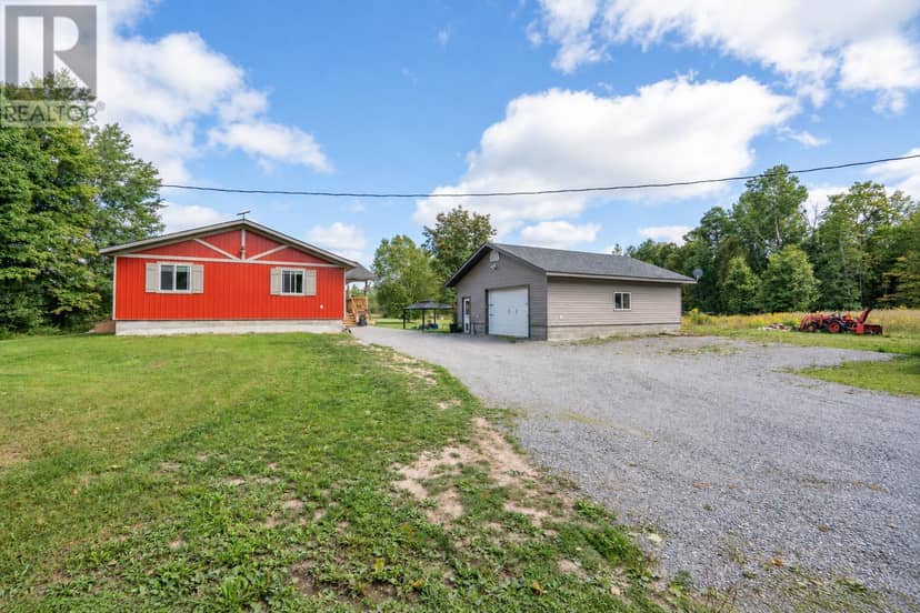 24 Olar RD, Goulais River, photo 2