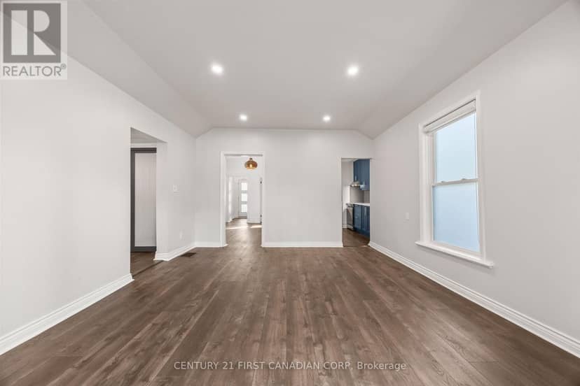 26 Thornton Avenue — photo 17 of 40