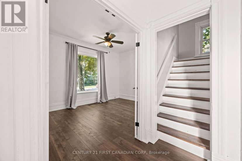 26 Thornton Avenue — photo 18 of 40