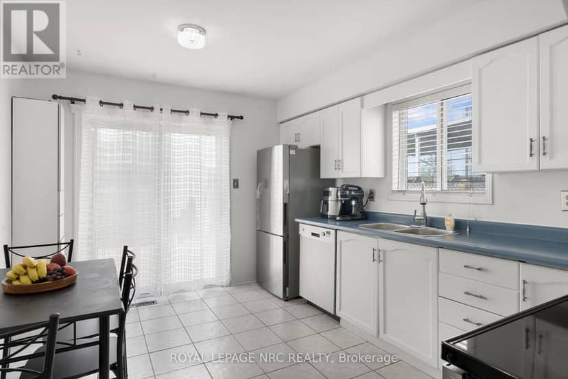 147 St Lawrence Drive — photo 13 of 38