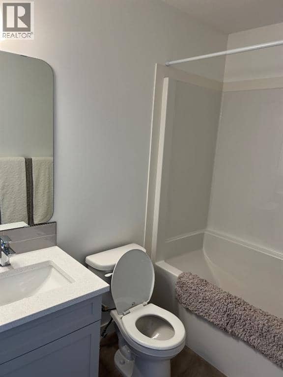 7309A 44B Avenue — photo 9 of 18