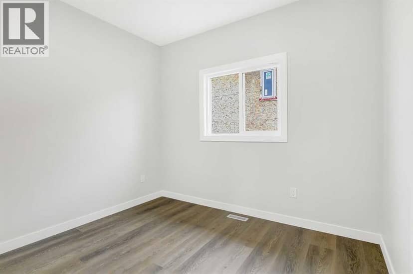 8734 83 Avenue — photo 18 of 40