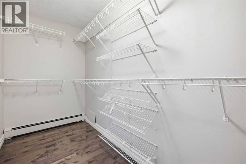 B, 2115 35 Avenue SW — photo 17 of 35