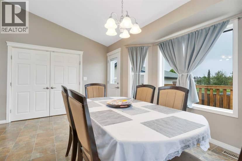 8 Hansen Close, Sylvan Lake, photo 7