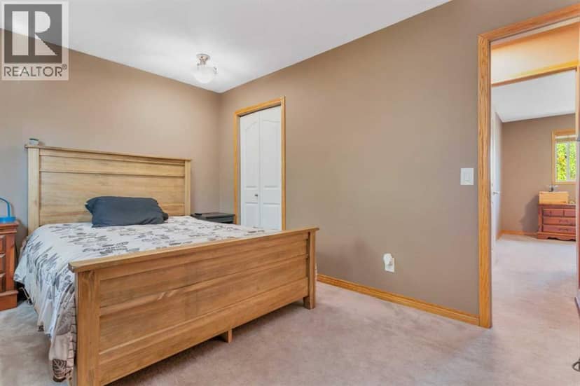 54 Lakeview Crescent — photo 23 of 40