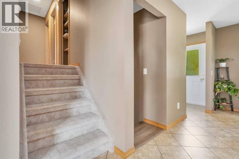 54 Lakeview Crescent — photo 21 of 40