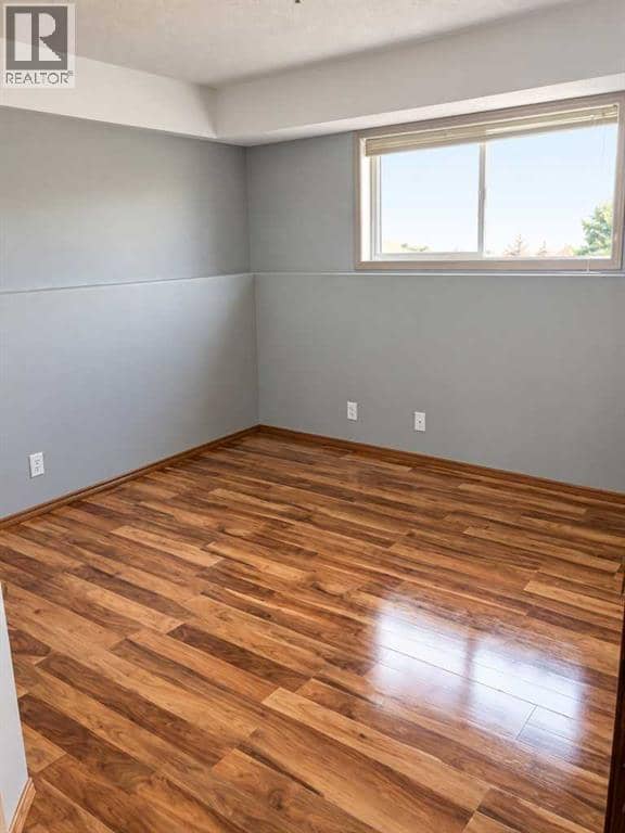 231 & 233 Kendrew Drive — photo 33 of 40
