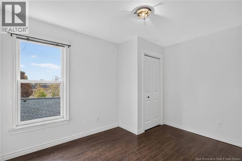 121 Elmwood Drive — photo 10 of 40