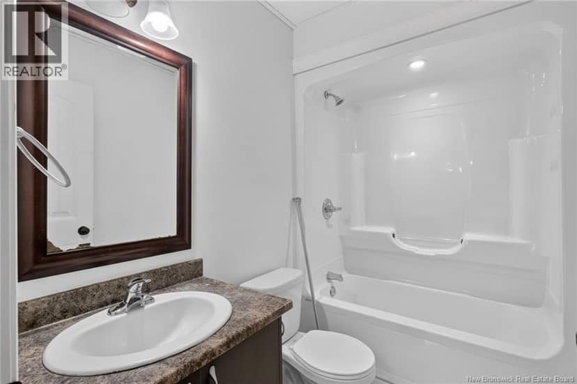121 Elmwood Drive — photo 11 of 40