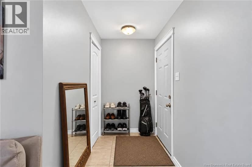 121 Elmwood Drive — photo 12 of 40