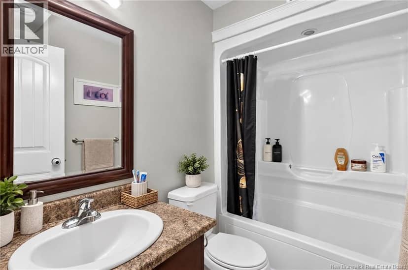 121 Elmwood Drive — photo 15 of 40