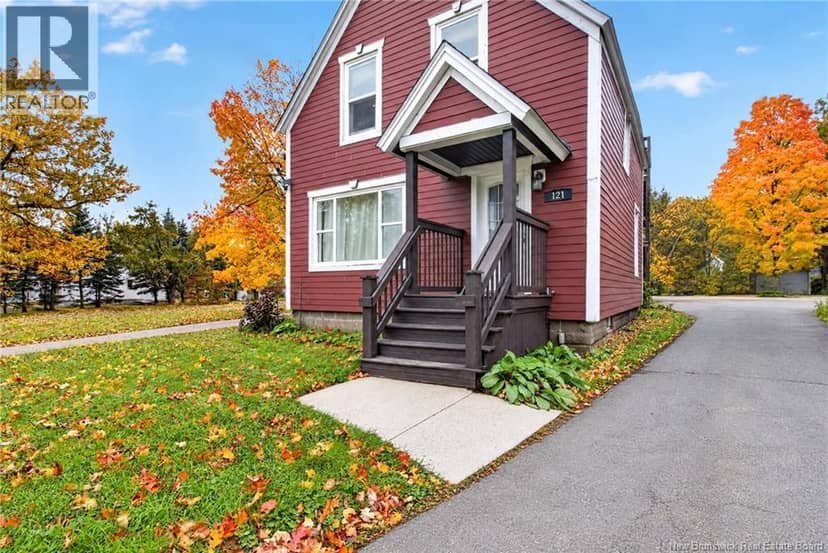 121 Elmwood Drive, Moncton, photo 2