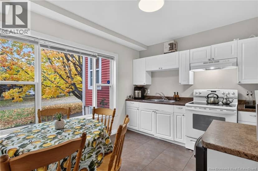 121 Elmwood Drive — photo 36 of 40