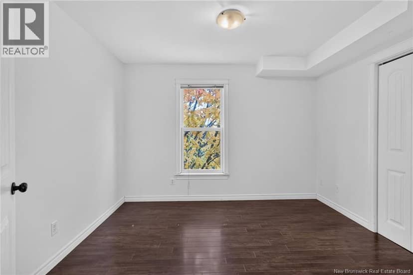 121 Elmwood Drive — photo 9 of 40