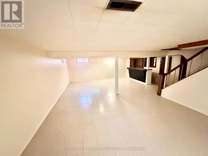 1216 Henry Street — photo 19 of 32