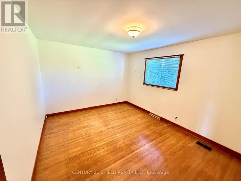 1216 Henry Street, Cornwall, photo 8