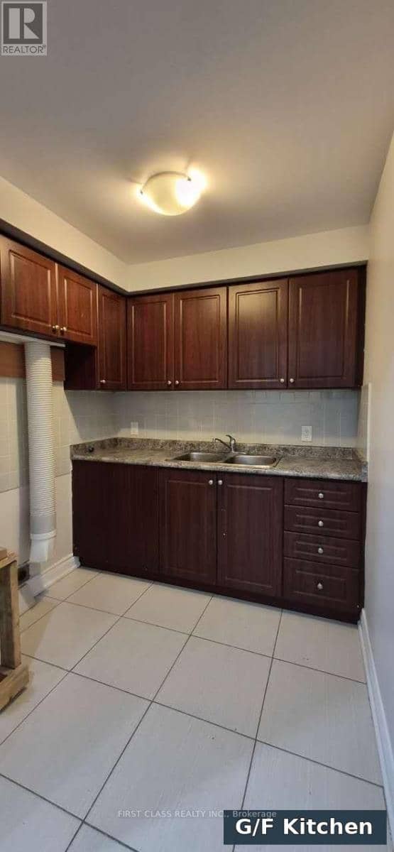 301 Rhodes Avenue, Toronto, photo 5