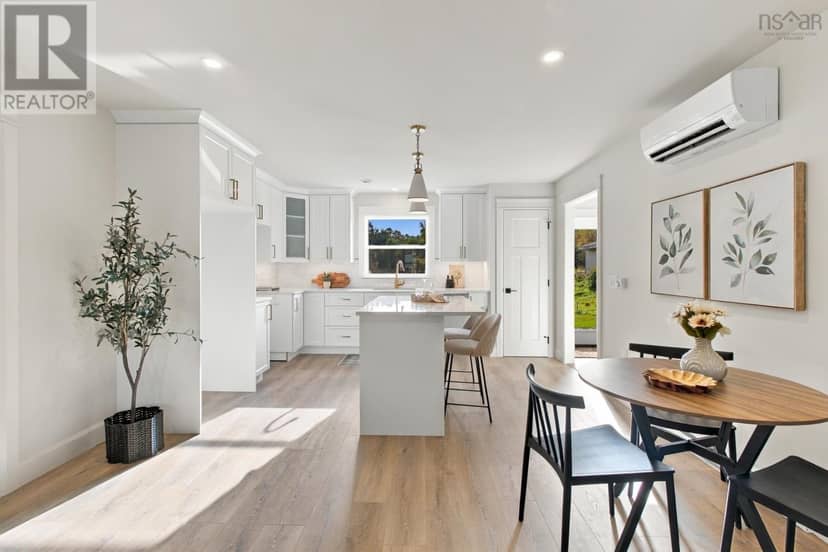39 Asquith Avenue — photo 12 of 36