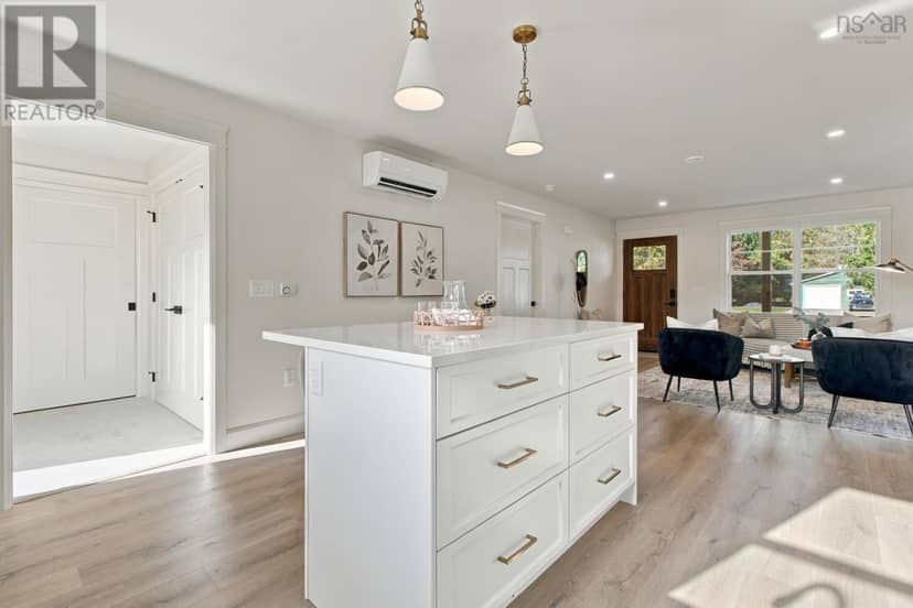 39 Asquith Avenue — photo 17 of 36