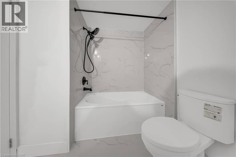 3085 KINGSWAY Drive Unit# 21 — photo 15 of 40