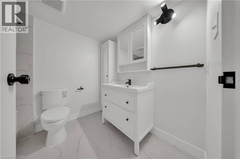 3085 KINGSWAY Drive Unit# 21 — photo 18 of 40