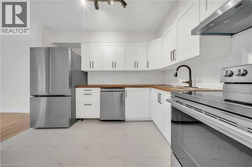 3085 KINGSWAY Drive Unit# 21 — photo 20 of 40