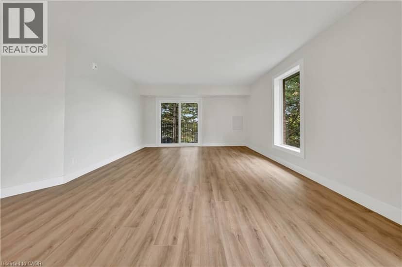 3085 KINGSWAY Drive Unit# 21 — photo 28 of 40