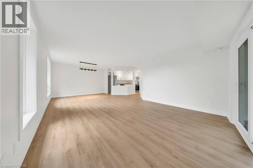 3085 KINGSWAY Drive Unit# 21 — photo 29 of 40