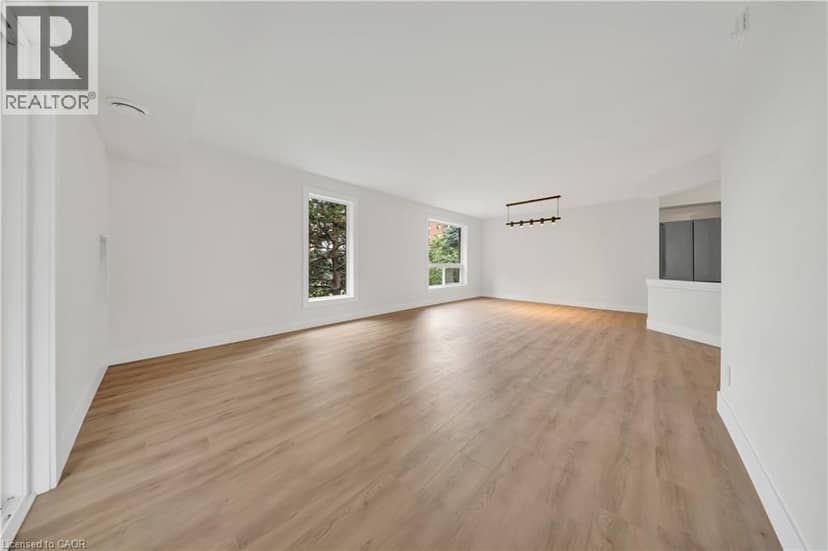 3085 KINGSWAY Drive Unit# 21 — photo 30 of 40