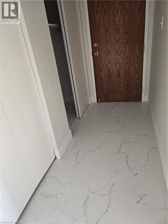 3085 KINGSWAY Drive Unit# 21 — photo 38 of 40