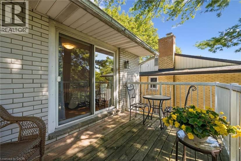 38 CALLANDER Drive — photo 9 of 26