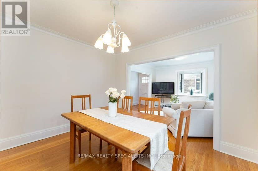 58 Franklin Avenue — photo 12 of 40