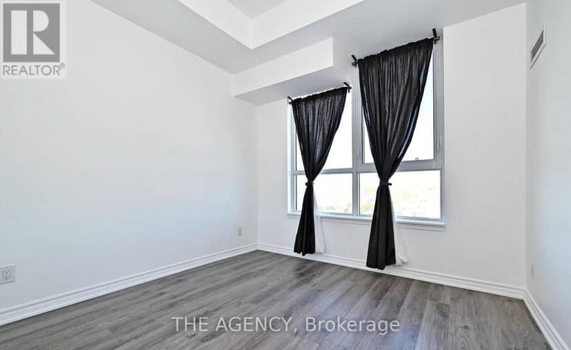809 - 11611 Yonge Street — photo 17 of 40