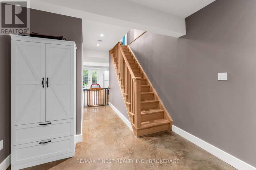141 Benjamin Court — photo 34 of 40