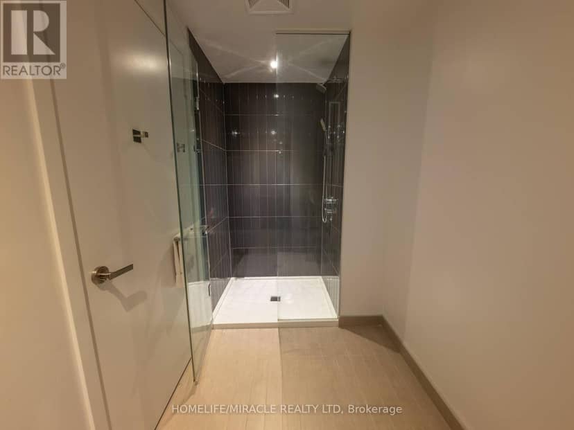 4407 - 3883 Quartz Road — photo 8 of 13