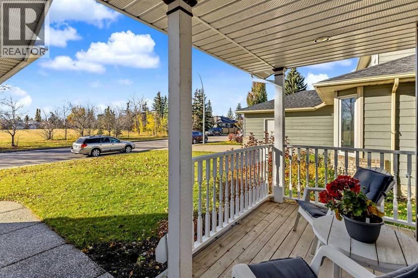 1515 Sunvista Way SE, Calgary, photo 2