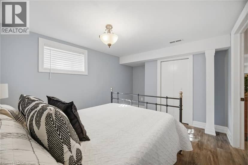 18 DELSEY Street — photo 34 of 40