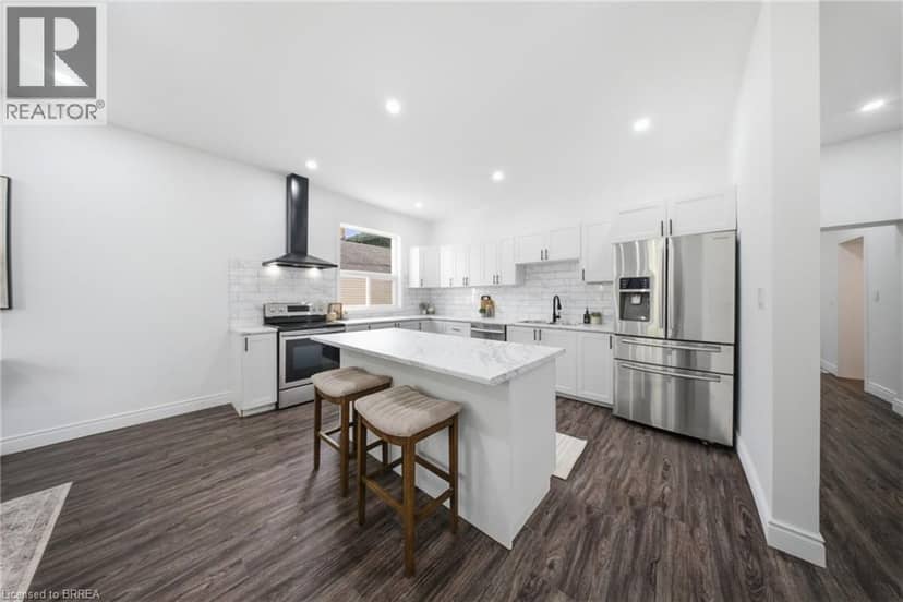 42 PEEL Street — photo 10 of 27