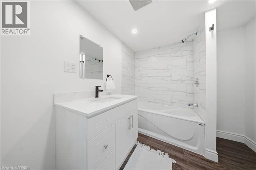 42 PEEL Street — photo 13 of 27