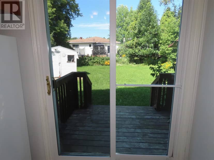 32 Breton RD — photo 18 of 21