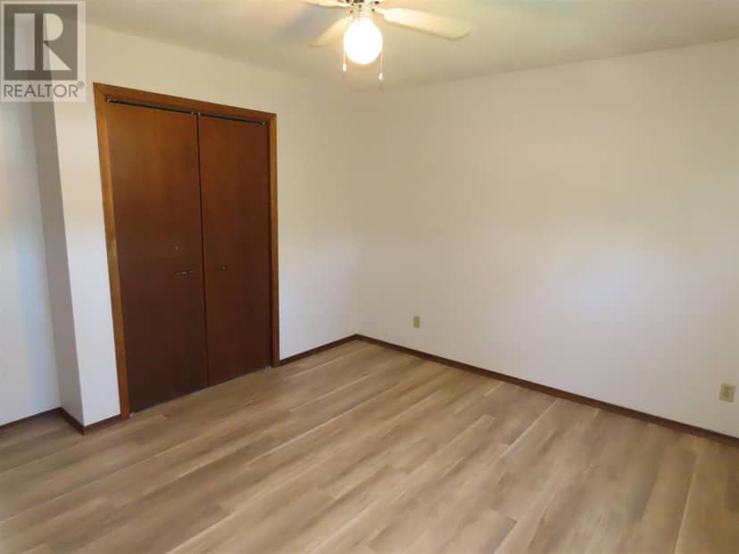 32 Breton RD — photo 14 of 21