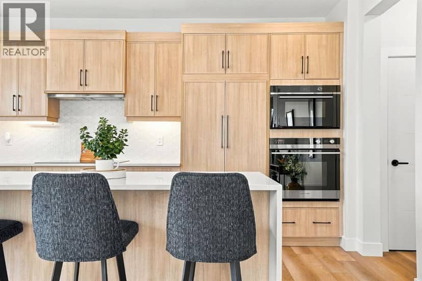24 Yorkville Terrace SW — photo 15 of 40